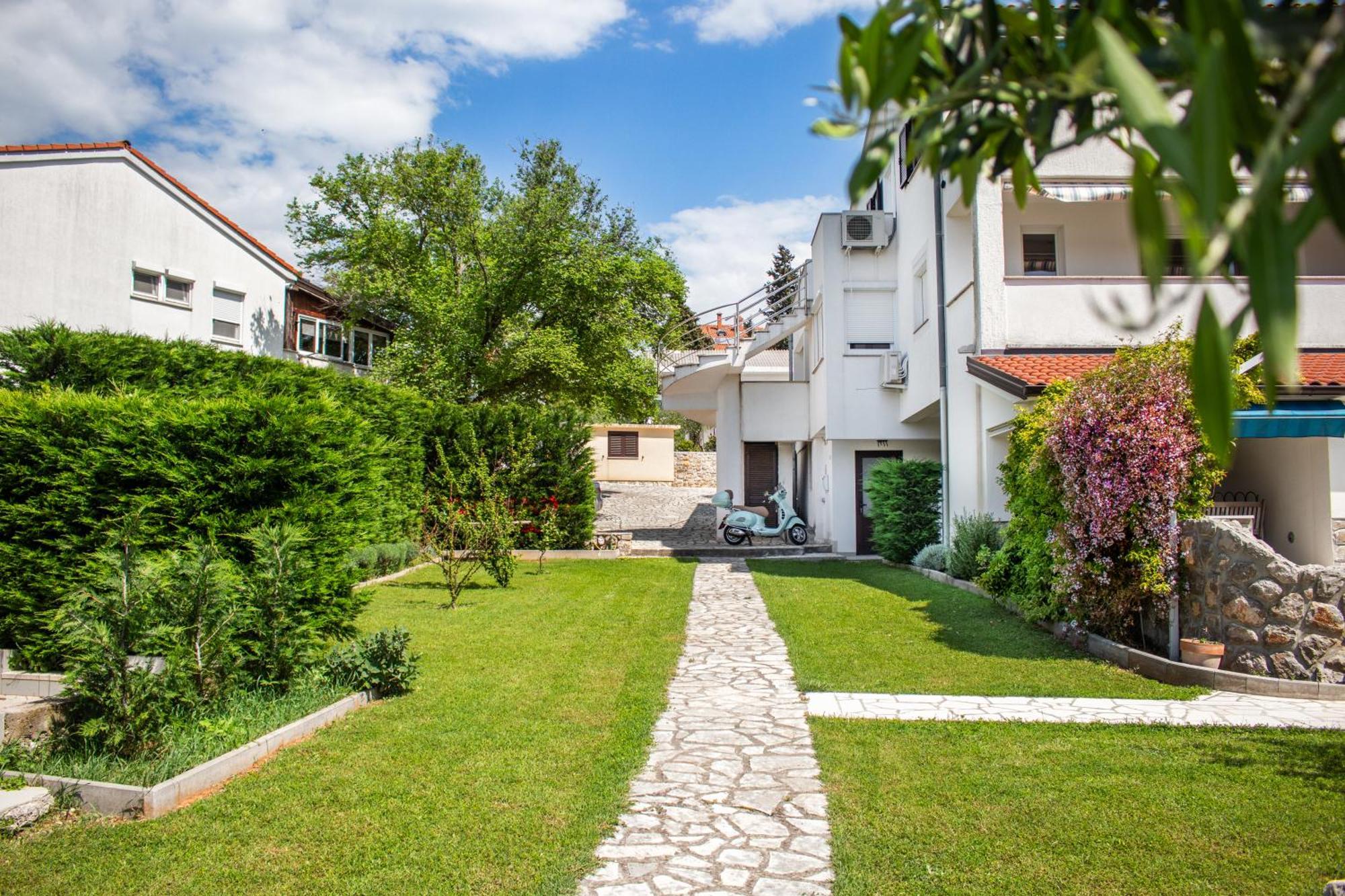 Seaside Apartments Petar Krk Town Buitenkant foto
